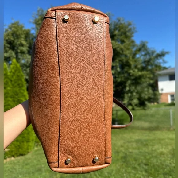 Coach Edie 31 Saddle Tan Brown Shoulder Bag with Turnlock Pocket - Picture 6 of 8